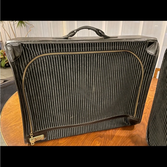 The French Company 1970s Vintage Luxury Luggage - Picture 1 of 14